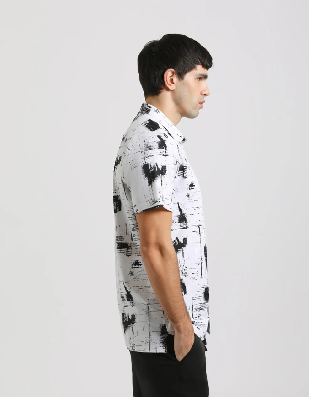 Camicia mezza manica in tessuto elastico con fantasia