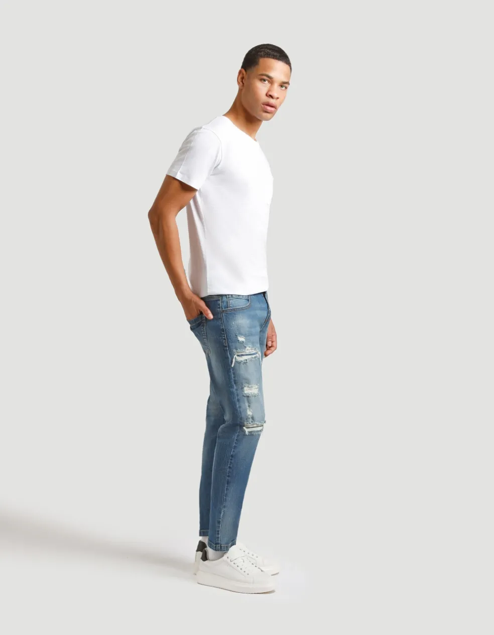 Jeans skinny fit con strappi