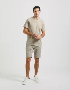 T-shirt con scollo a V