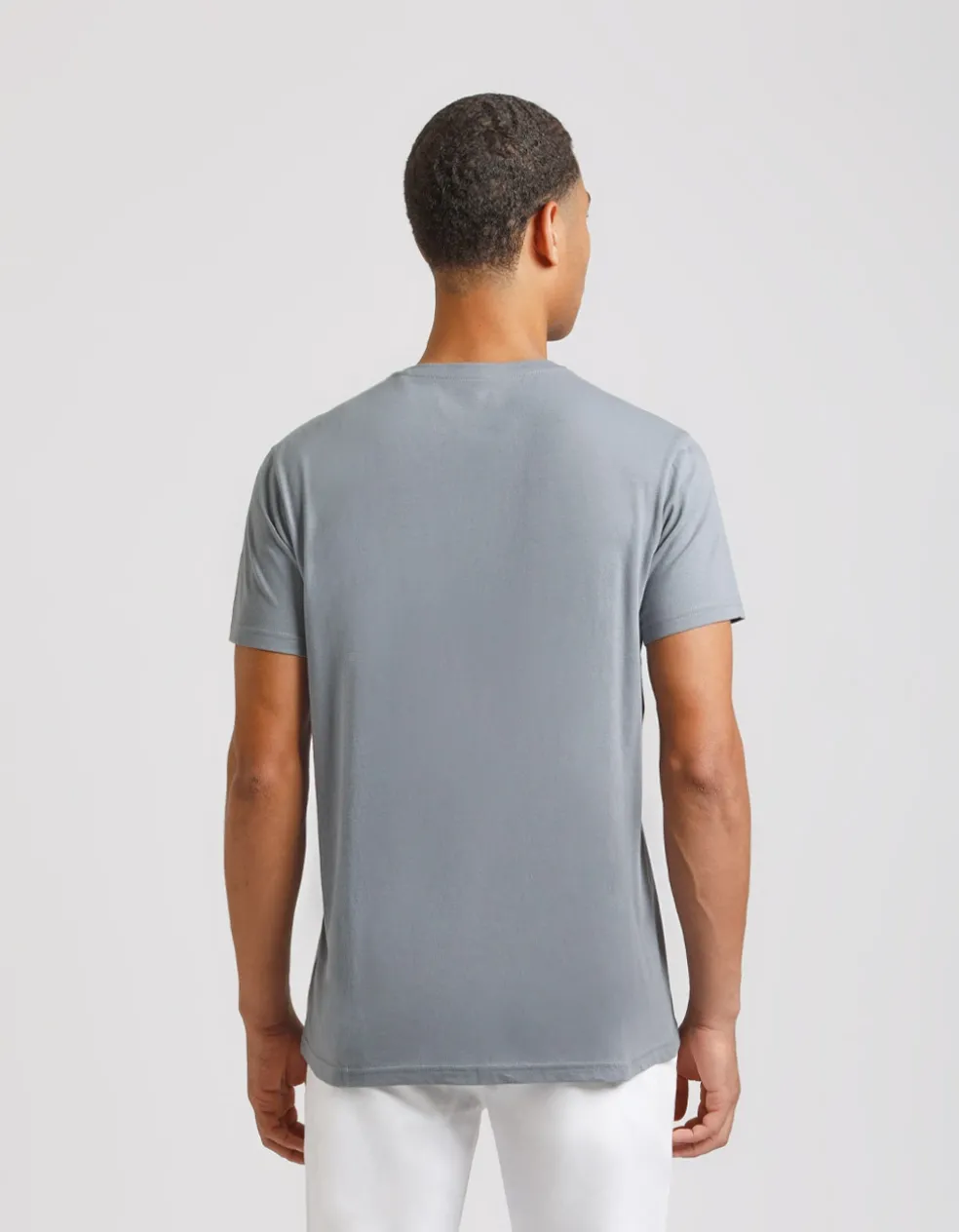 T-shirt con scollo a V