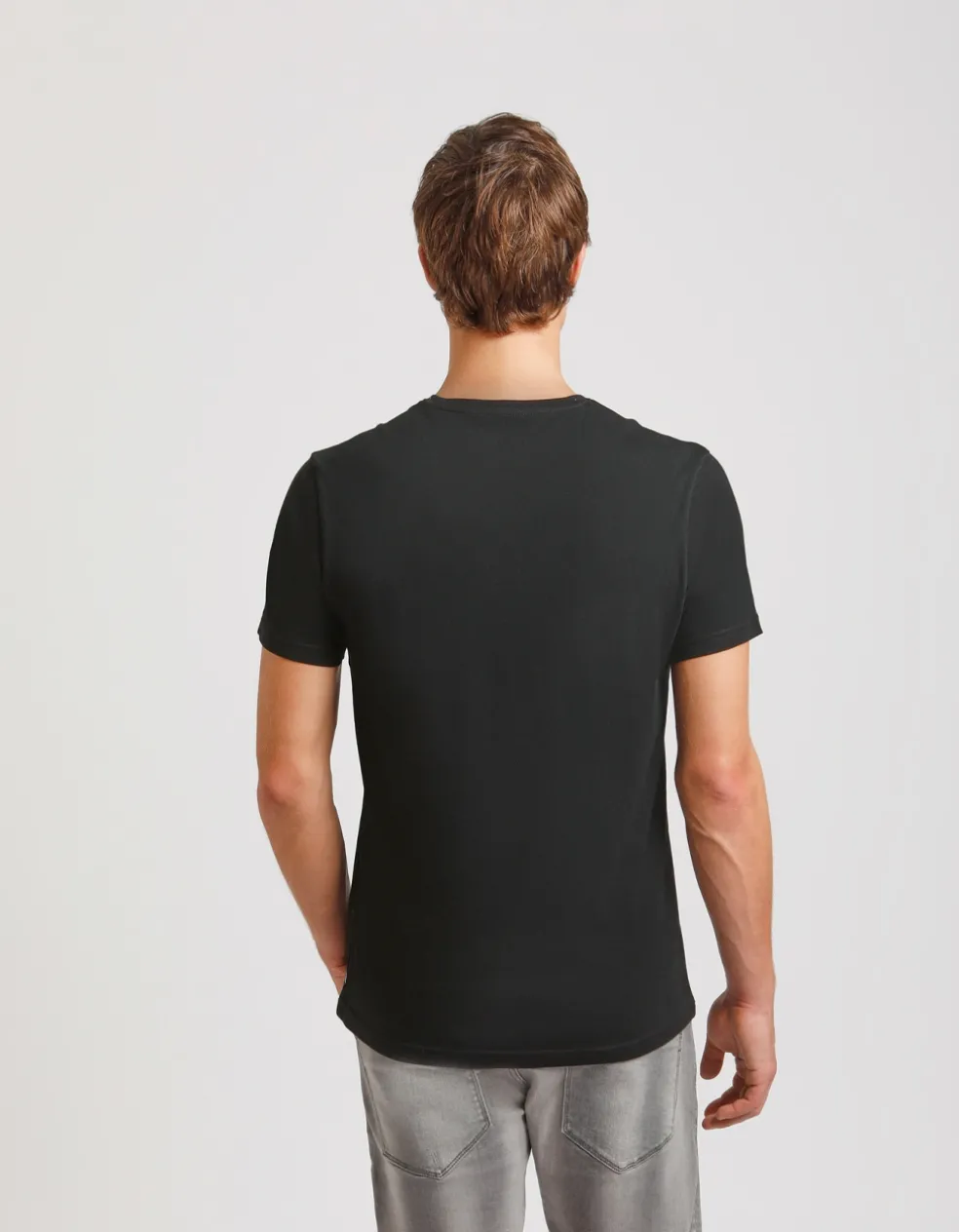 T-shirt con scollo a V