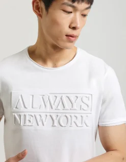 T-shirt con stampa a rilievo