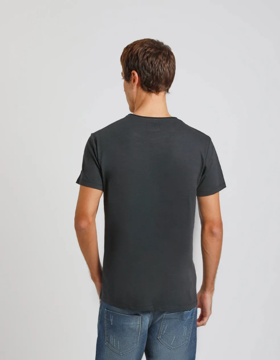 T-shirt con taschino