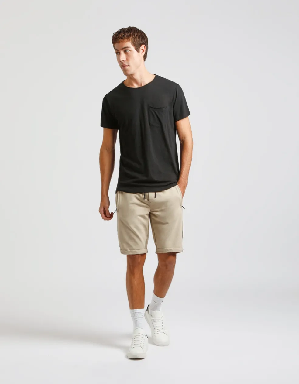 T-shirt con taschino