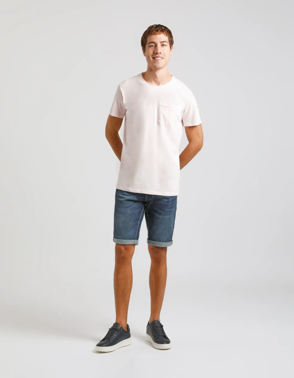 T-shirt con taschino